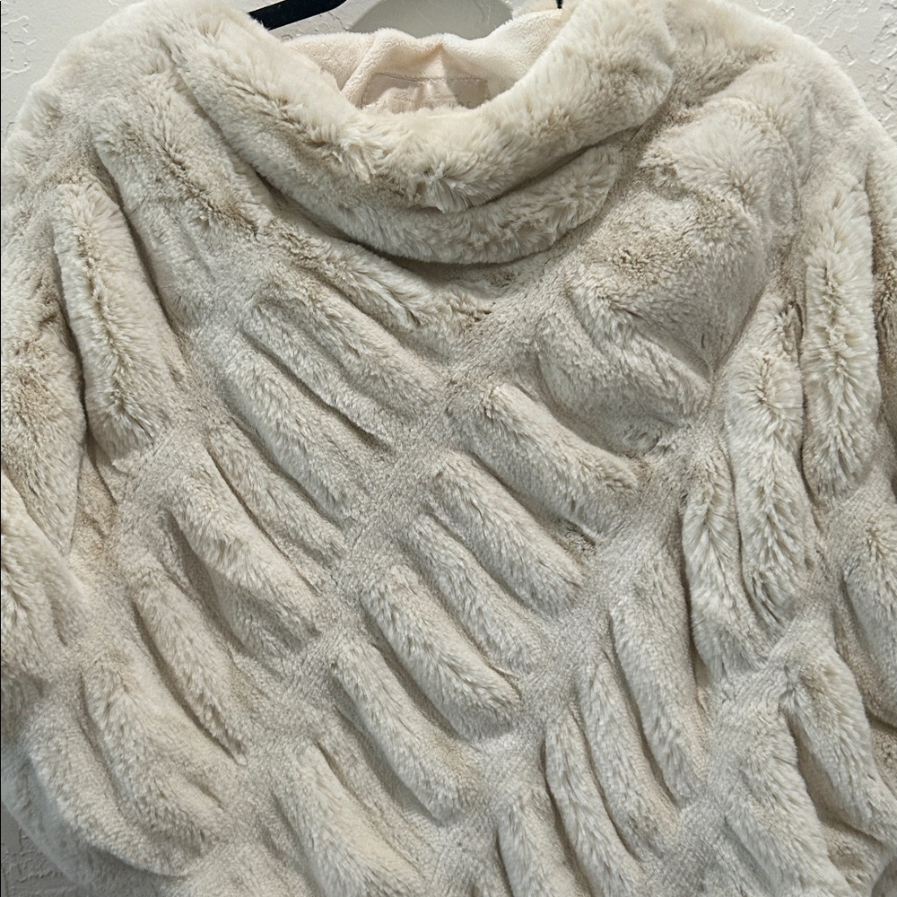 Fabulous Furs -Beautiful Cream Colored Poncho for those cold nights. - Picture 3 of 6